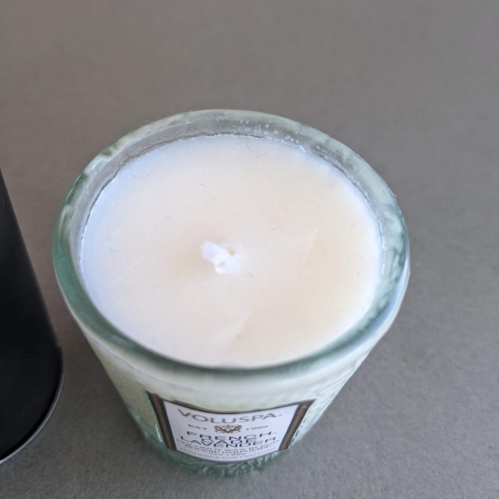 2 Candles - Nest Grapefruit and Voluspa French Lavender - Picture 2 of 4